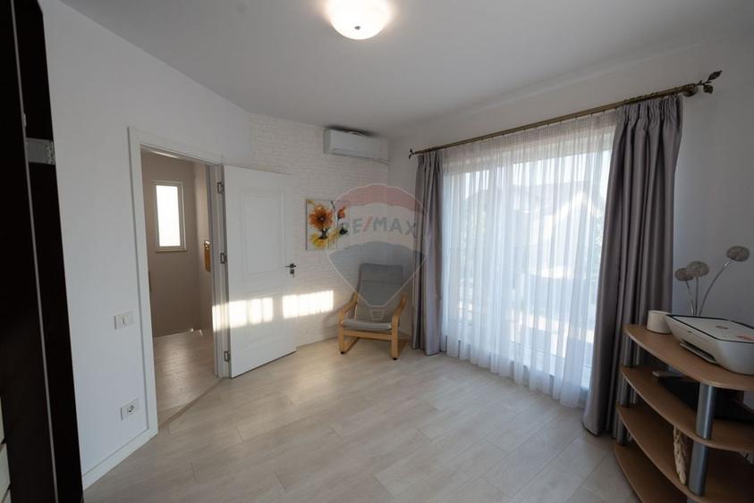 Casă individuală cu 4 camere cu Teren 388 Mp în Nord