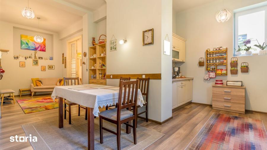 Apartament cu 5 camere în Gruia