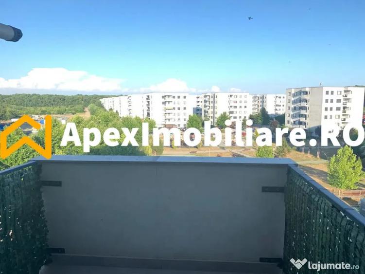 Apartament cu 3 camere semidecomandat în Băneasa