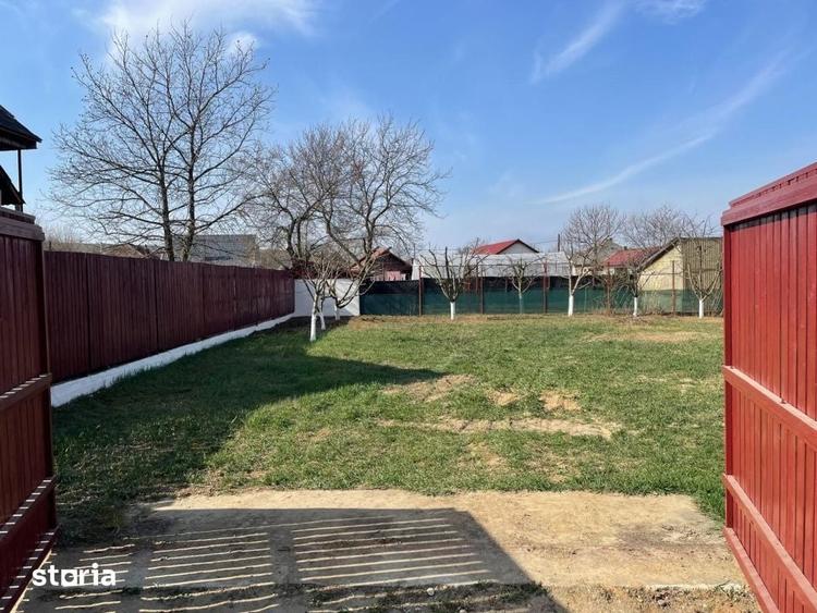 Casă cu 2 camere cu Teren 1160 Mp în Central