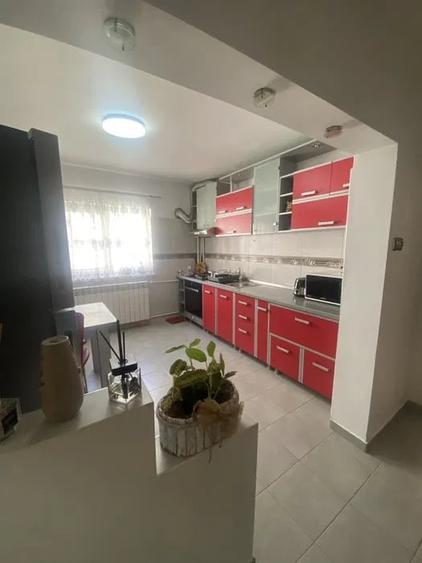 Apartament cu 2 camere decomandat, mobilat în Vitan Mall