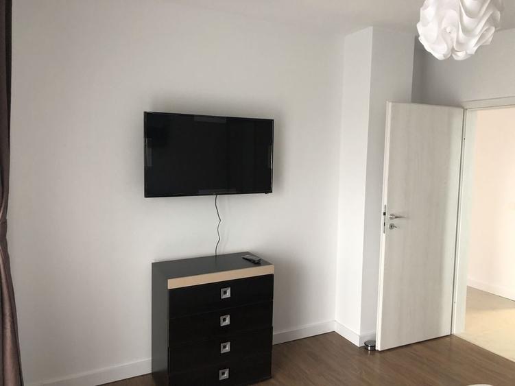 Apartament cu 2 camere semidecomandat în Calea Moldovei