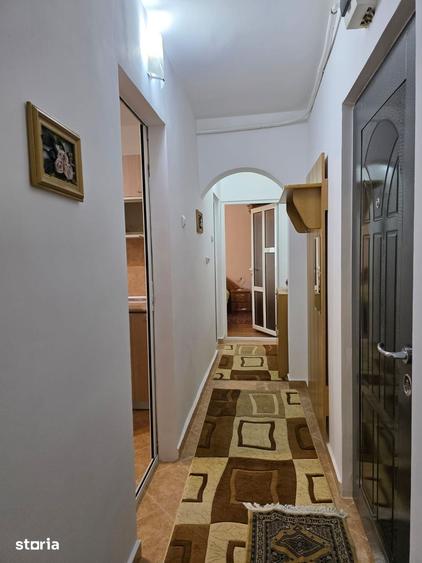 2 camere, zona Smirodava , decomandat, etaj intermediar, mobilat - 2