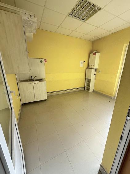 Spațiu comercial, de 2,000 mp, în Central