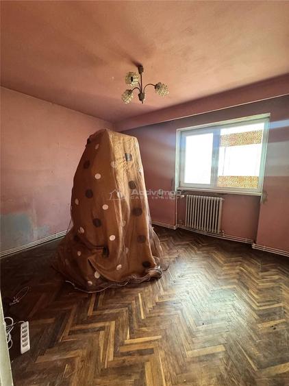 Apartament cu 2 camere semidecomandat în Gojdu