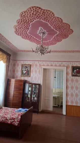 Casă individuală cu 7 camere cu Canalizare în Nădlac
