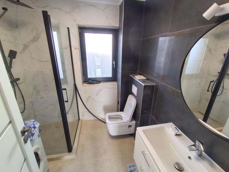Casă cu 4 camere în Valea Adâncă