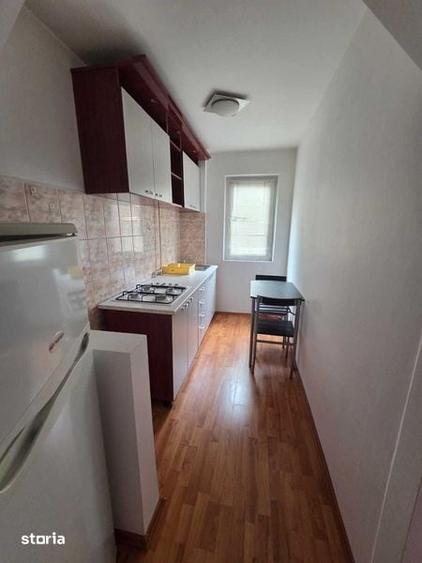 Inchiriez apartament 2 camera etaj 1 Calea Romanilor - 2