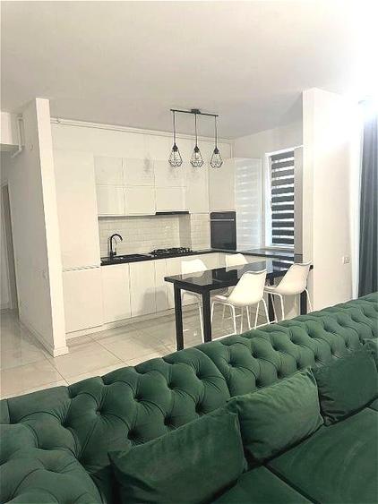 Apartament cu 2 camere semidecomandat, mobilat în Sisești