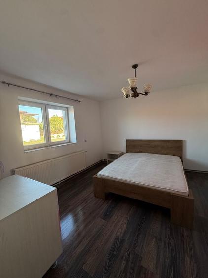 Casă cu 2 camere cu Teren 70 Mp în Central