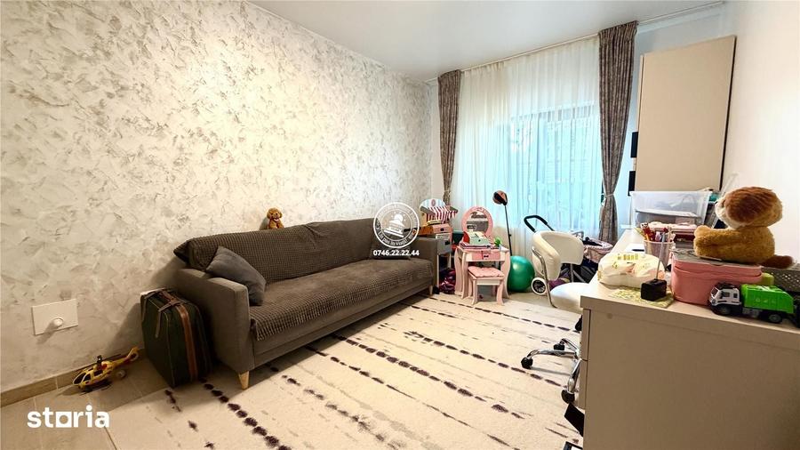Casă cu 5 camere cu Teren 1000 Mp în Aroneanu