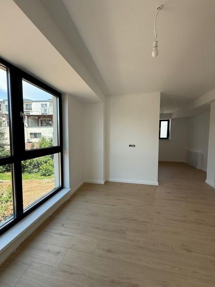 Duplex cu 4 camere cu Canalizare în Theodor Pallady