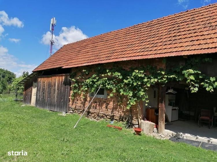Casă cu 2 camere în Arpașu de Sus