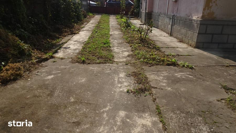 Casă cu 5 camere cu Teren 3450 Mp în Horea