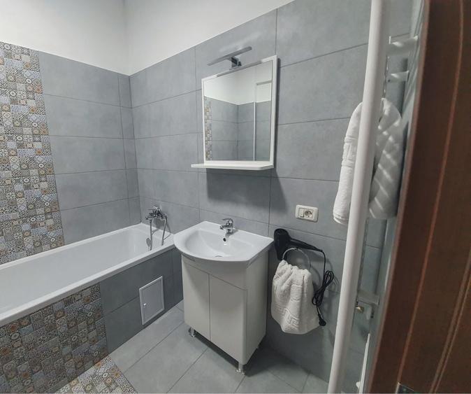 Garsonieră decomandată în Central