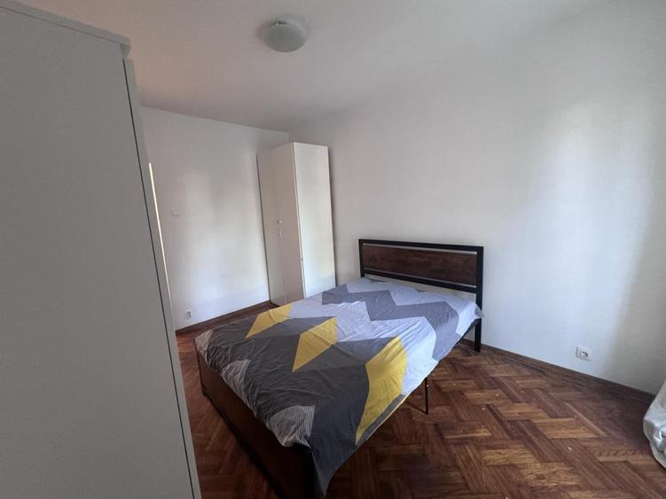 Apartament cu 3 camere decomandat, mobilat în Baba Novac
