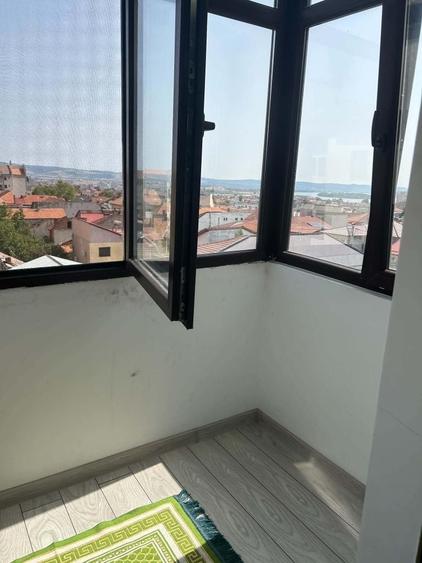 Apartament cu 2 camere decomandat în Exterior Vest