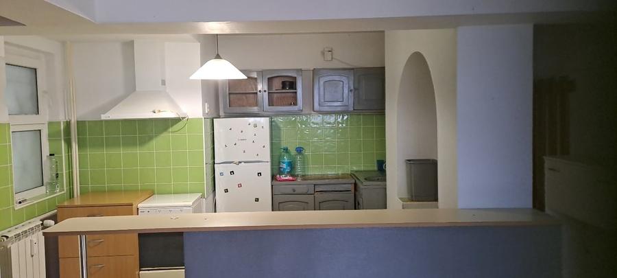 Apartament cu 3 camere semidecomandat, mobilat în Obor