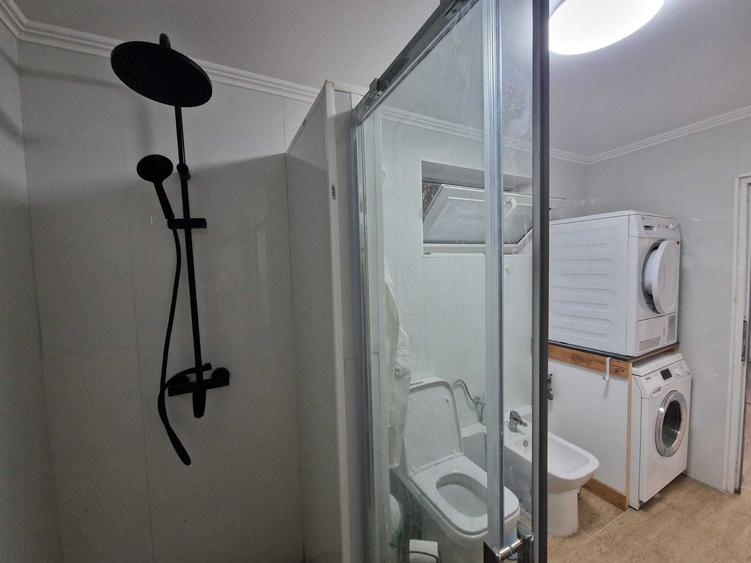 Casă cu 4 camere în Exterior Vest