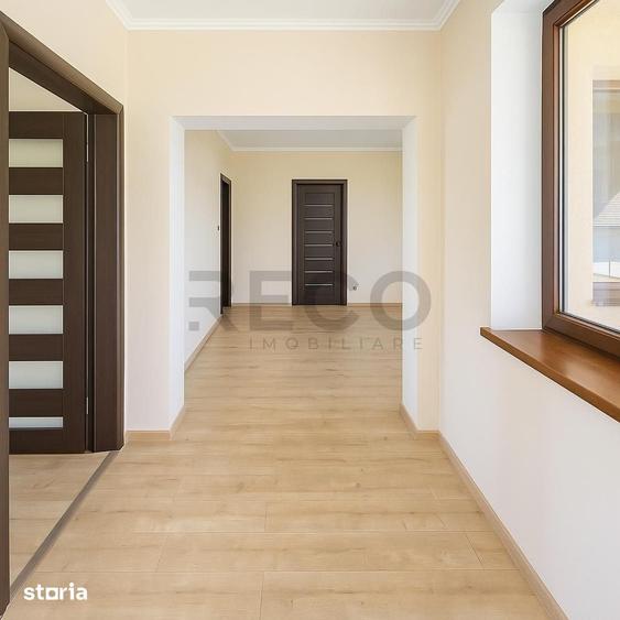 Casă cu 5 camere cu Teren 521 Mp în Borș