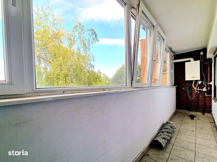 Apartament cu 3 camere decomandat în Polivalentă