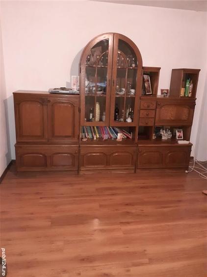 Apartament cu 3 camere semidecomandat în Popești