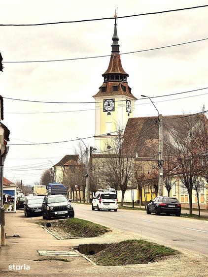 Casă cu 5 camere cu Teren 1167 Mp în Sânpetru