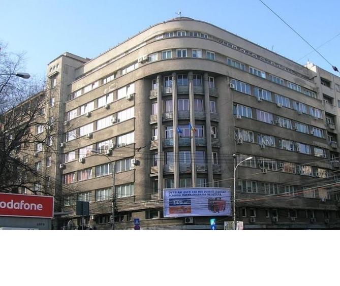 Spațiu comercial, de 1,100 mp, în Universitate