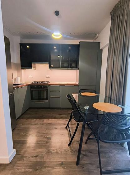 Apartament cu 3 camere semidecomandat, mobilat în Aviației