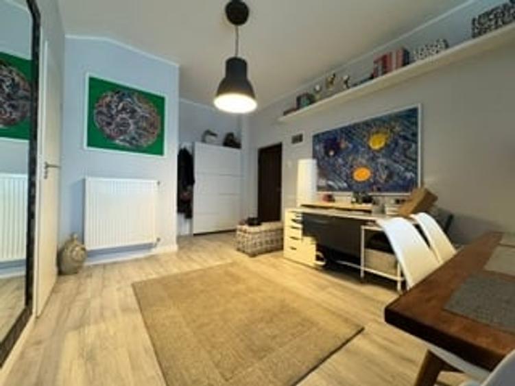 Apartament cu 2 camere semidecomandat în 1 Mai