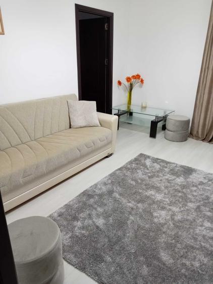 Apartament cu 2 camere semidecomandat în Olteniței