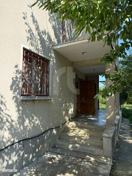Casă cu 3 camere în Viperești