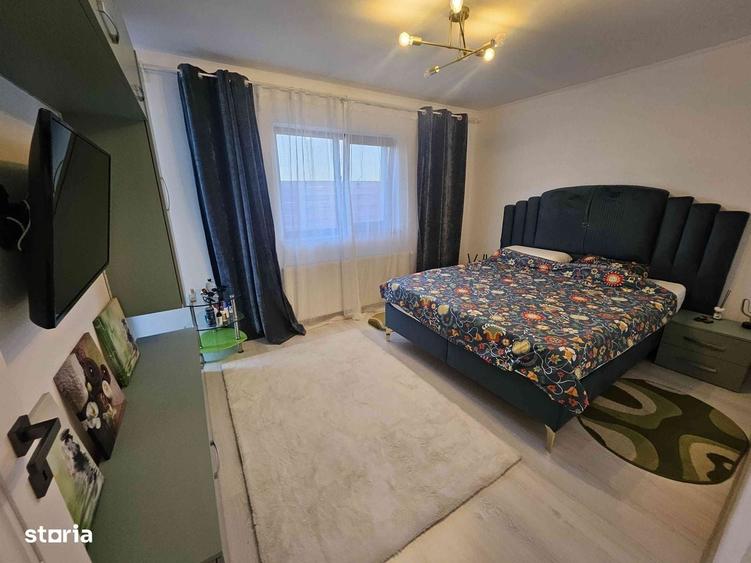 Casă cu 4 camere decomandat în Preajba