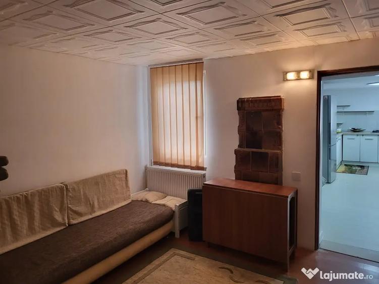 Casă cu 3 camere în Central