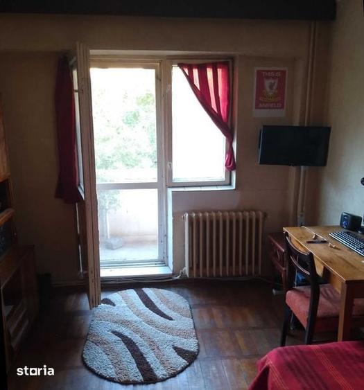 Apartament cu 3 camere decomandat în Viziru 2