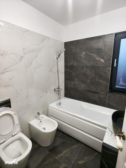 Casă cu 4 camere cu Teren 220 Mp în Central
