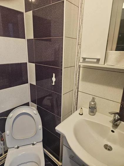 Garsonieră decomandată în Gorjului