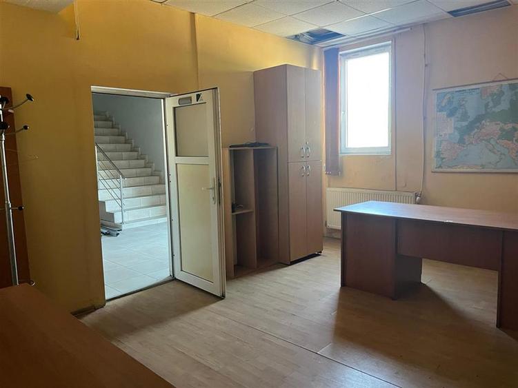 Birou, de 220 mp, în Iosia