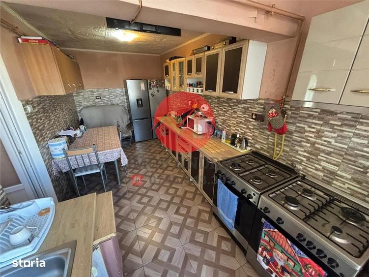 Apartament cu 4 camere decomandat în Vest