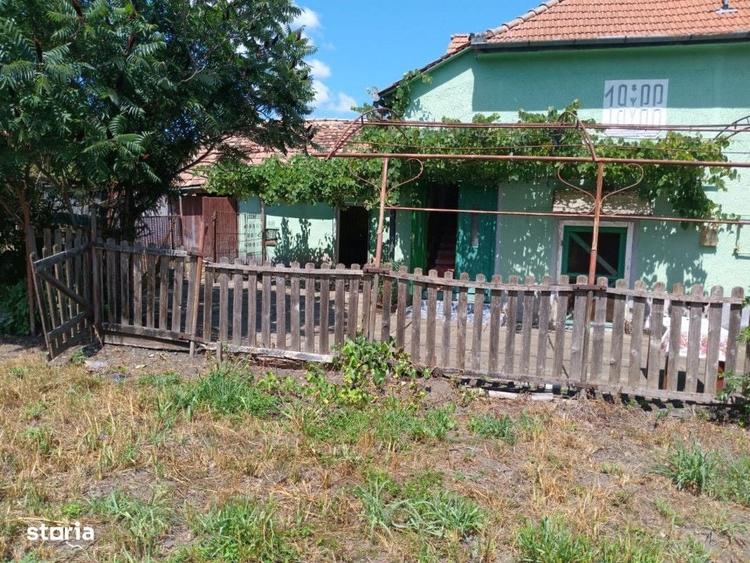 Casă cu 4 camere în Central
