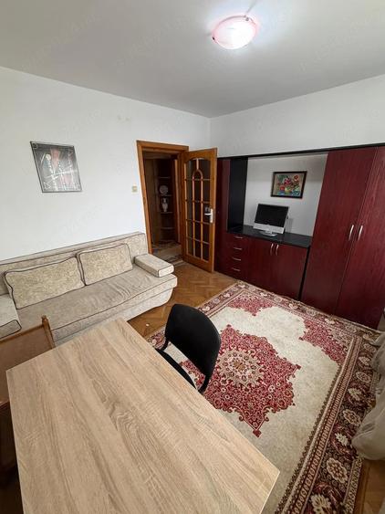 Apartament cu 3 camere semidecomandat în Take Ionescu