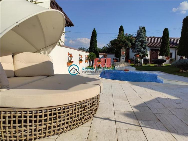 Casă individuală cu 5 camere cu Teren 4800 Mp în Bucov