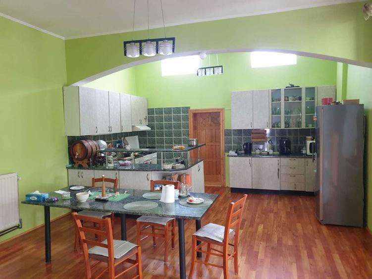Casă cu 4 camere în Dumbrăveni