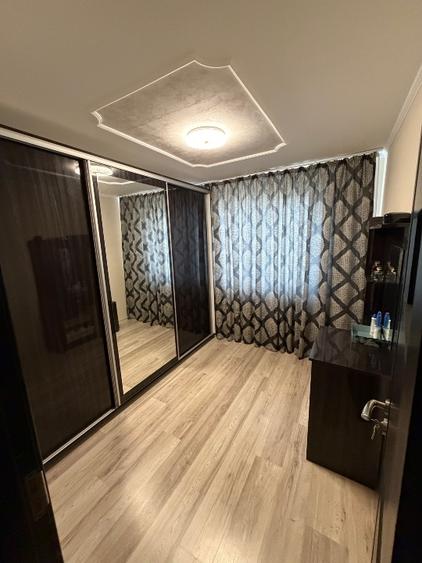Apartament cu 3 camere decomandat, mobilat în Central