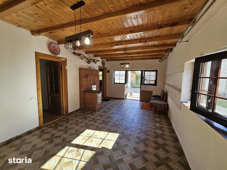 Casă cu 5 camere cu Teren 500 Mp în Central