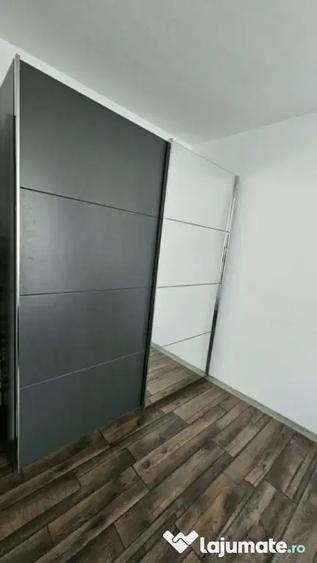 Apartament cu 3 camere semidecomandat în Tomis Nord