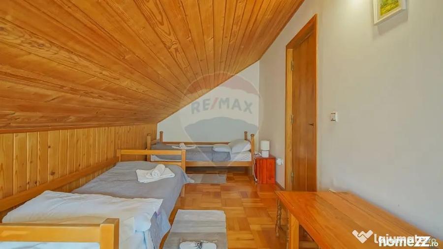 Casă cu 7 camere cu Teren 596 Mp în Poiana Brașov