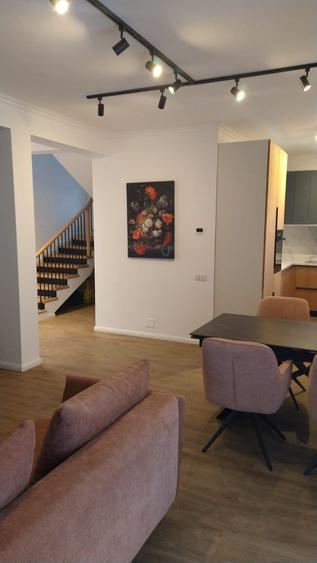 Duplex cu 4 camere cu Canalizare în Florești