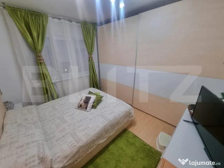 Apartament cu 3 camere decomandat, mobilat în Craiovița Nouă