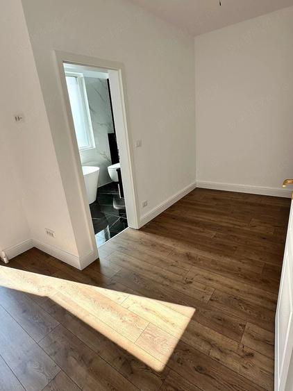 Casă cu 5 camere cu Teren 280 Mp în Giarmata